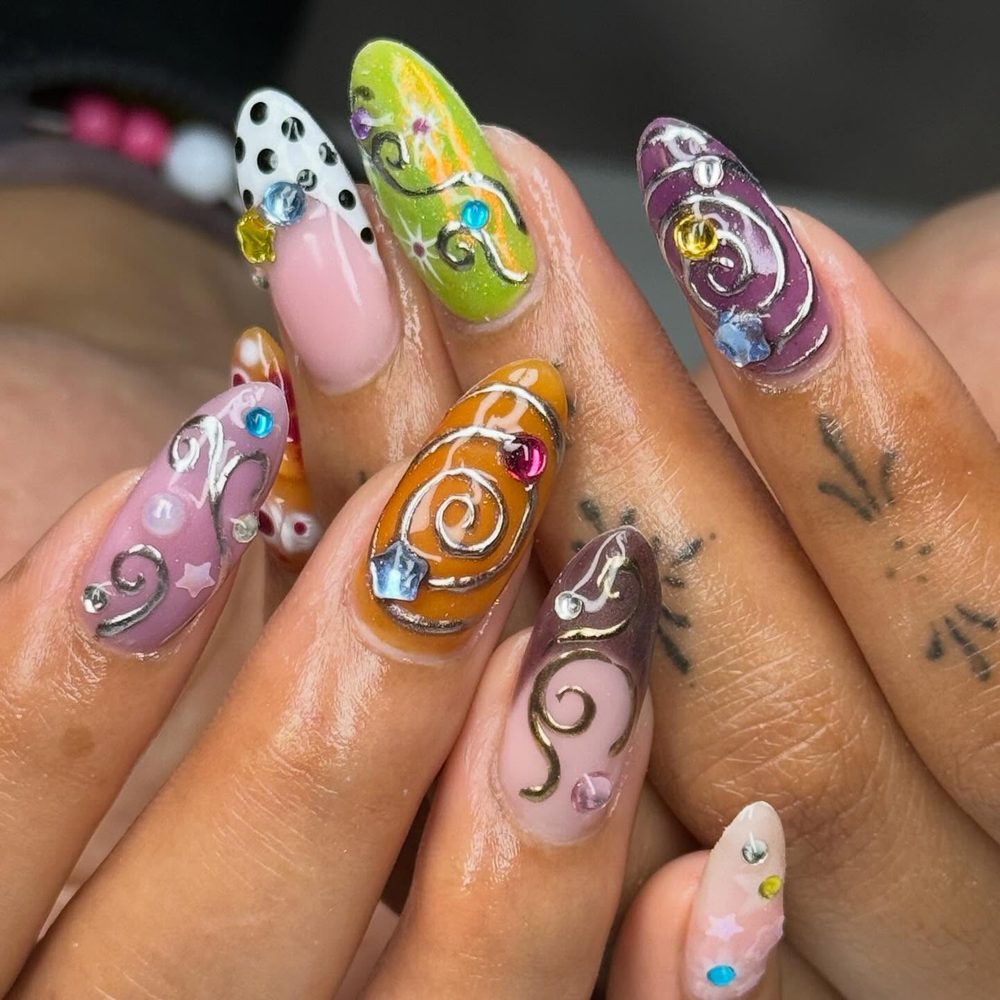 Baroque Swirl Carnival nails