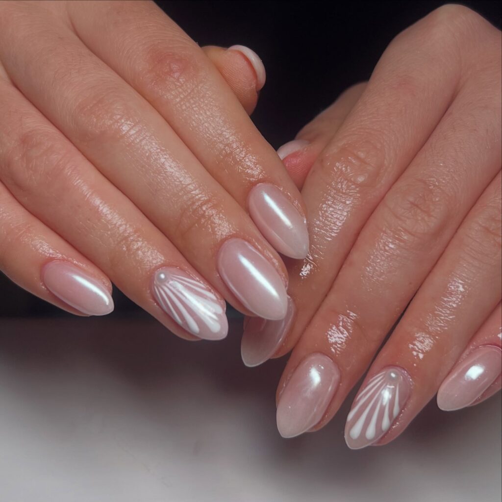 Pearl Fan Duo nails