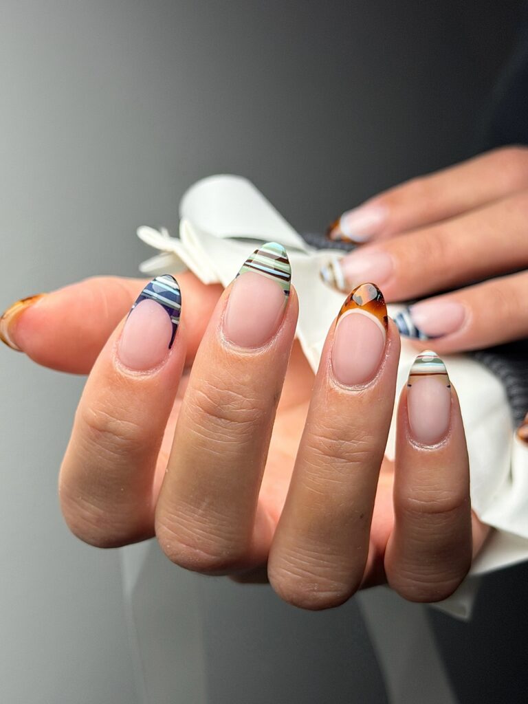 Tortoise Stripe Tips nails