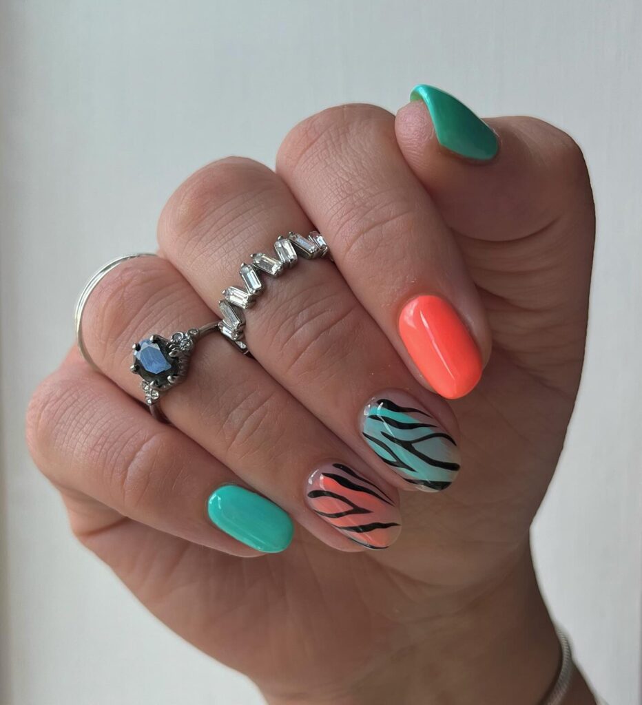 Sage & Cream Stagger nails