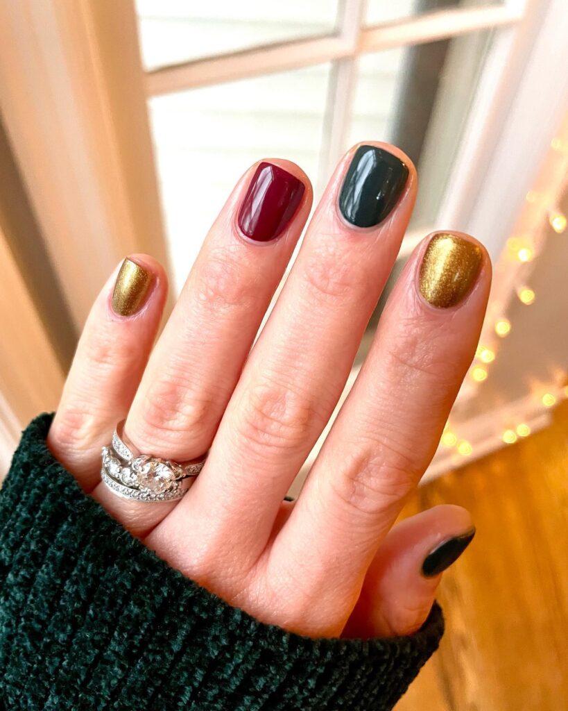 Abstract Swirl Mix nails