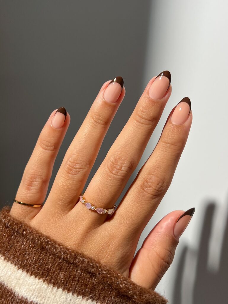 Minimal Chocolate Tips nails