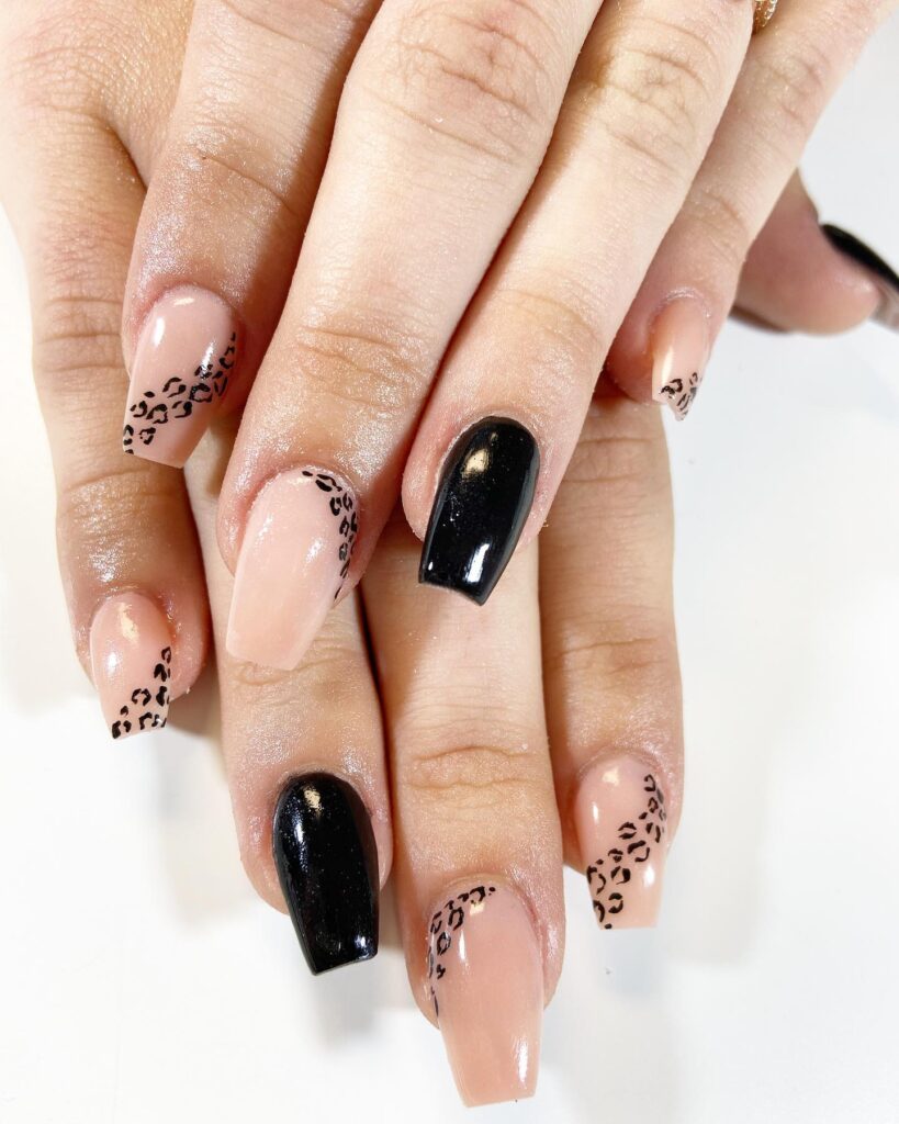 Nude & Noir nails