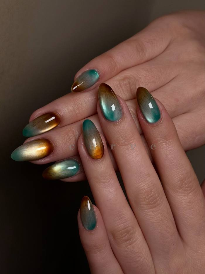 Teal-to-Bronze Shift