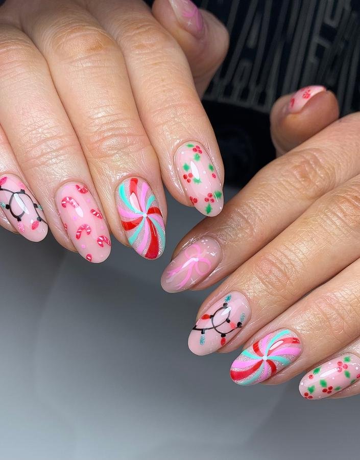 DRKX895DIRECarrie Williams Nail Artist — Candy Cane and Peppermint Mix-and-Match Almond Nails