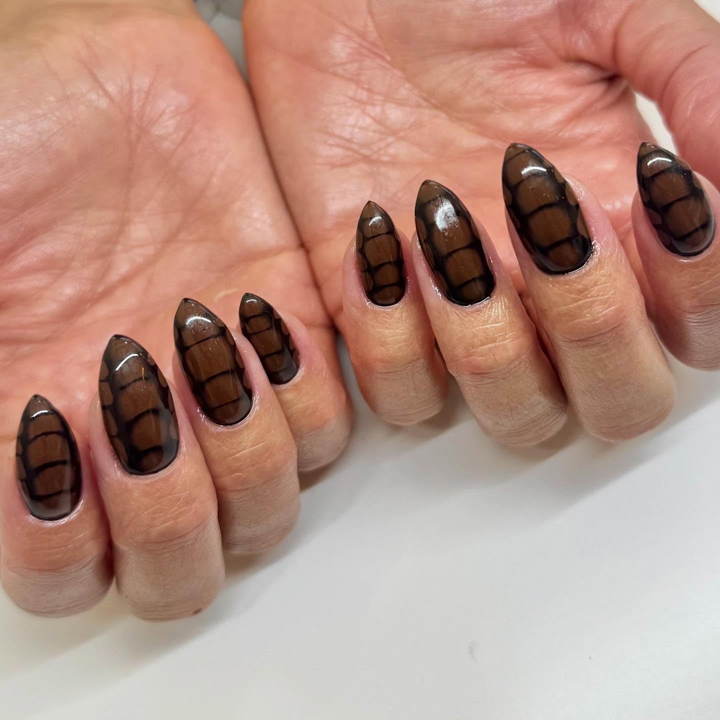 Short Brown Plaid Nails