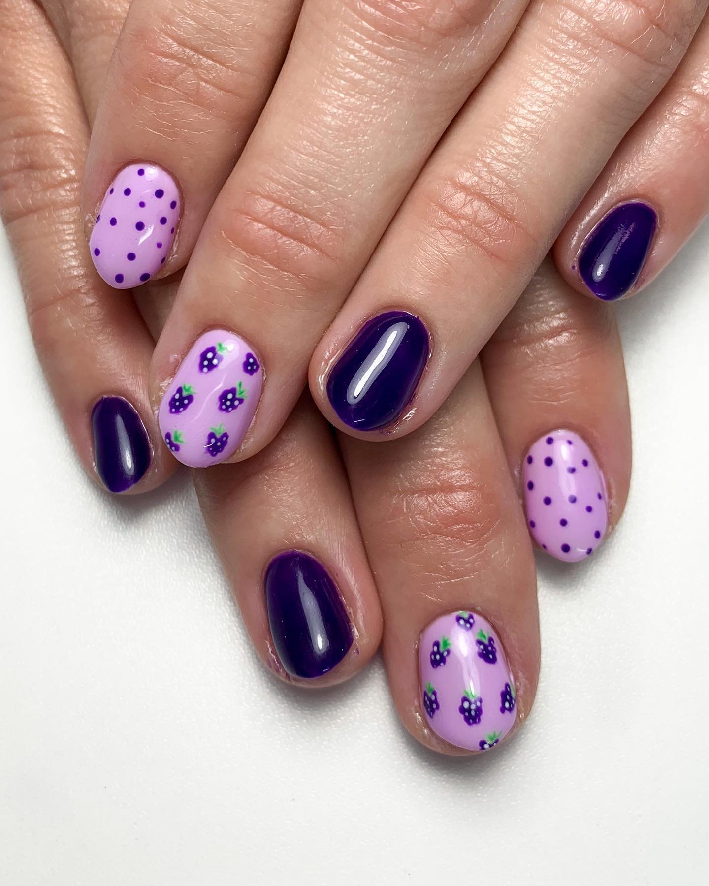 Deep Purple Oval Nails with Lavender Spotted Accents