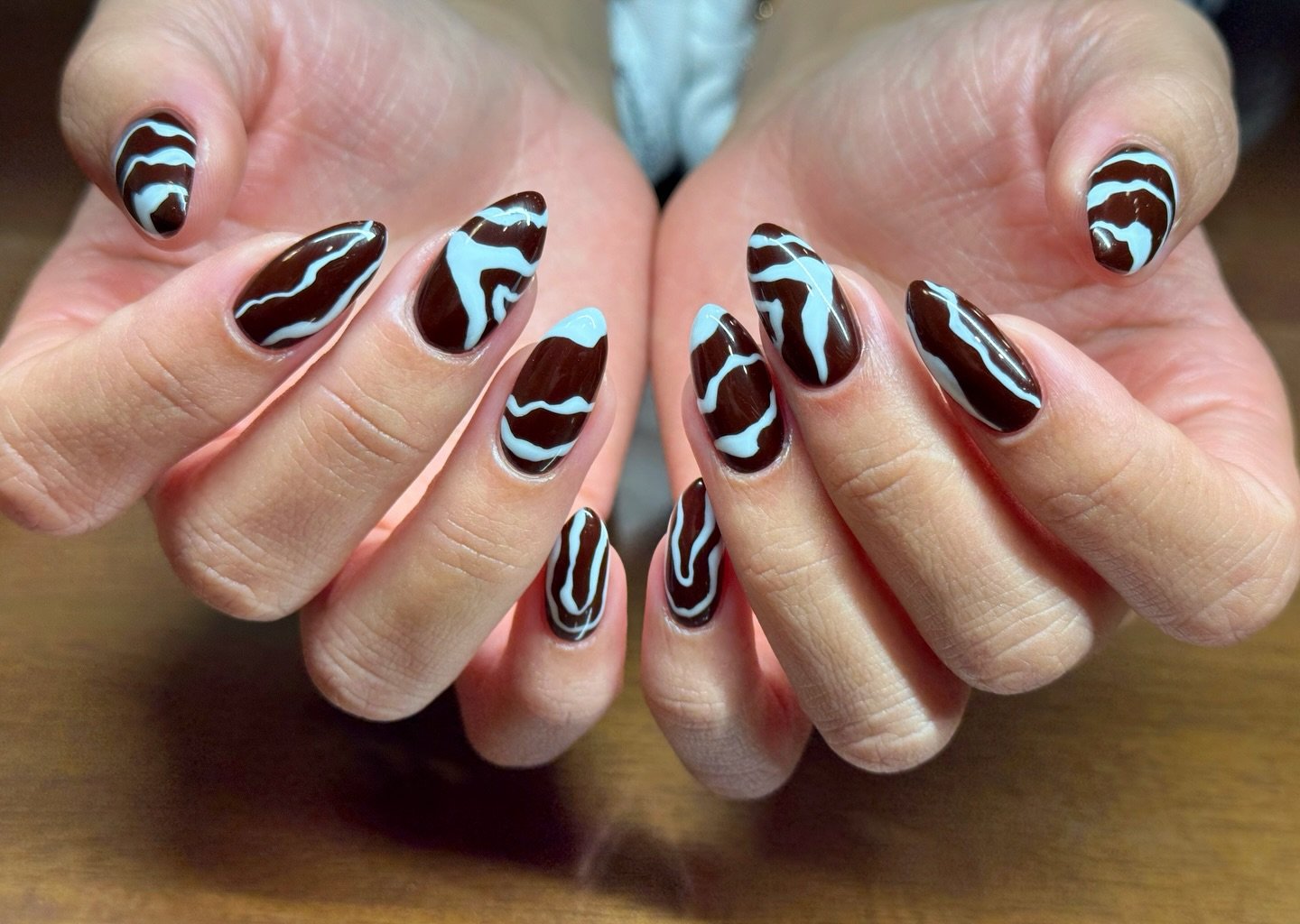 Brown Nails with White Wavy Stripes