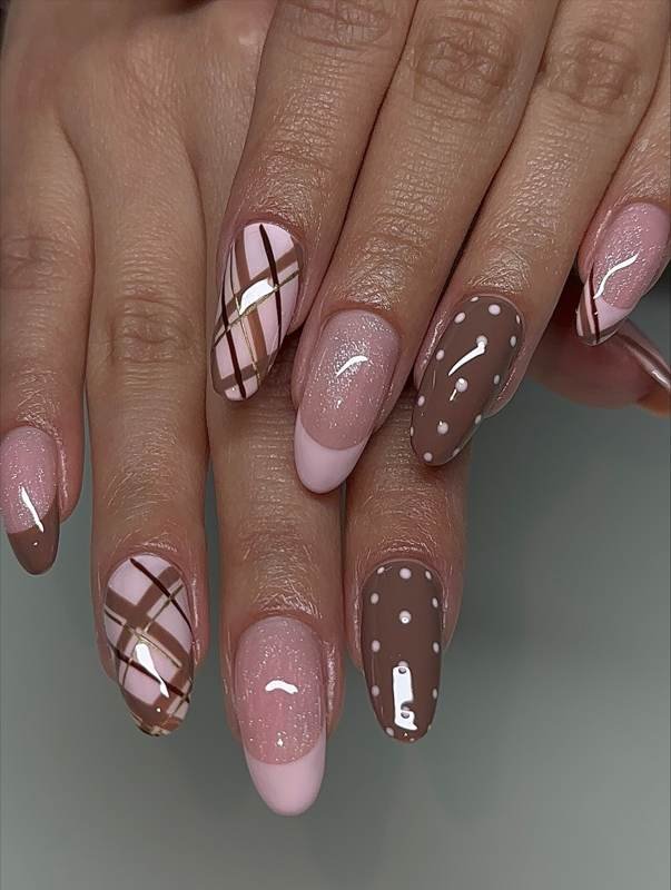 DQZPPOmDT_KVLRENAILS Nail Artist.jpg