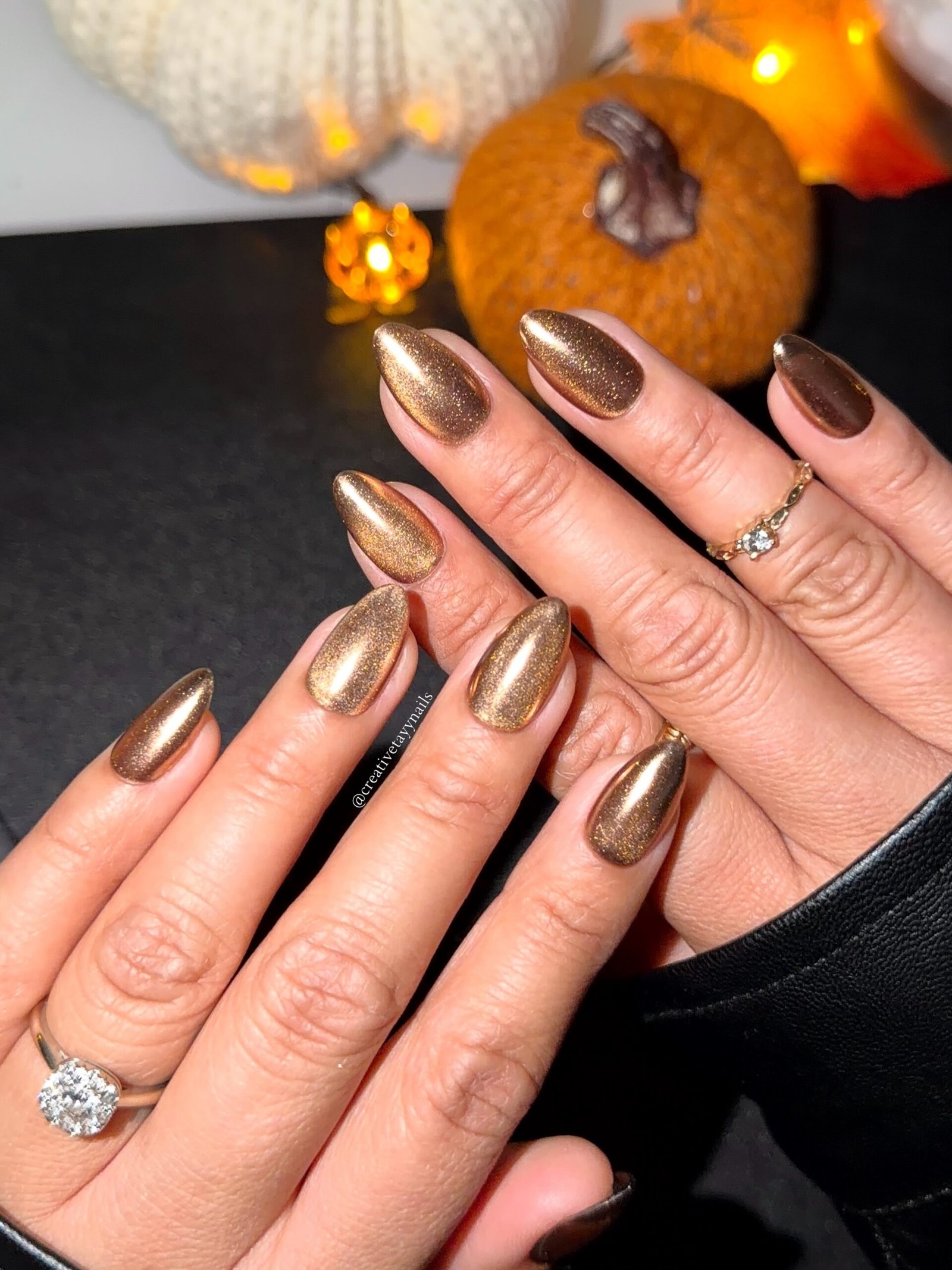 Dcynq-LFAVbTayssa Custom Press-On Nails.jpg