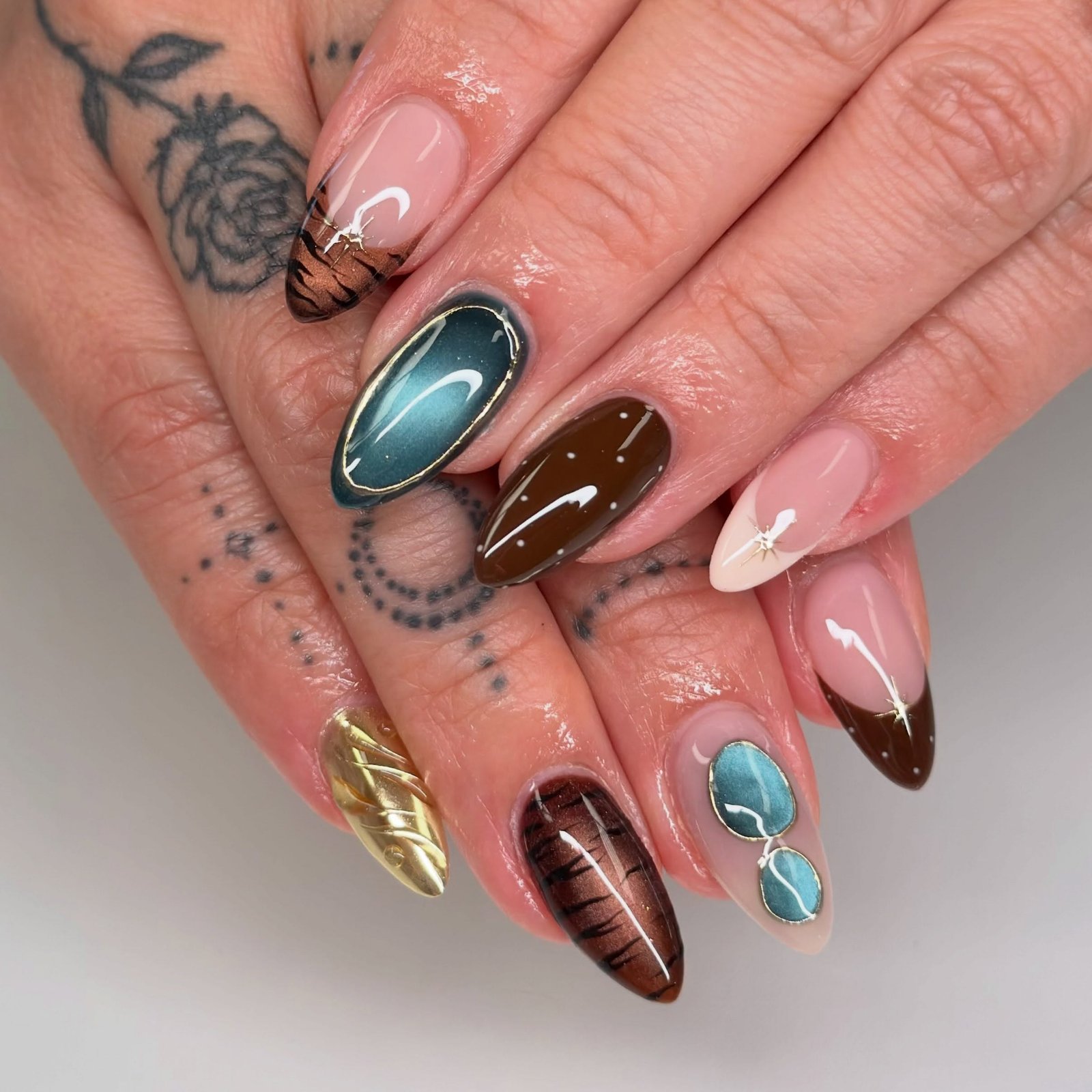 DdCbyH4vytaTiara Nails Hawaii.jpg