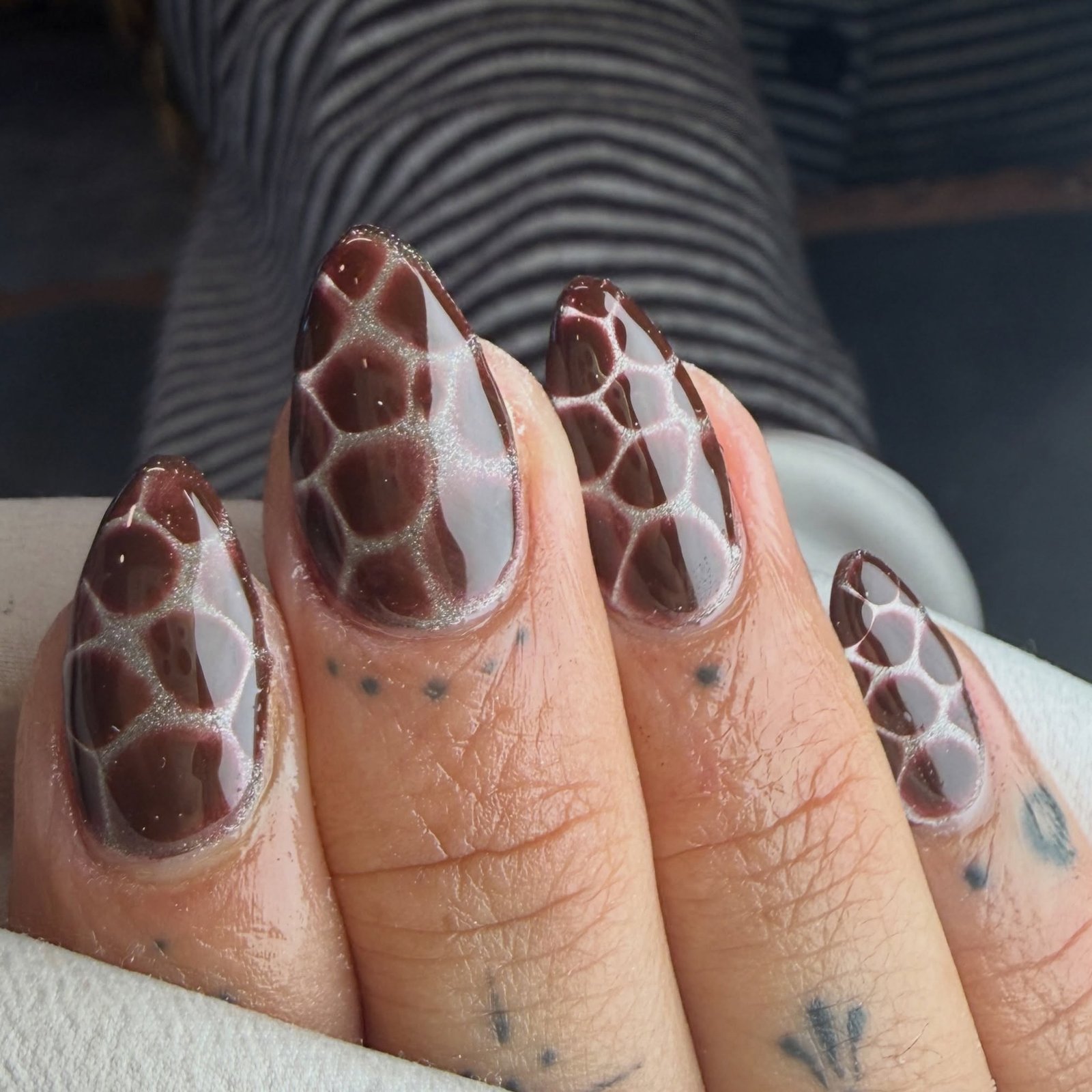 DdMXYkiNiB2Truffles Nails & Beauty.jpg