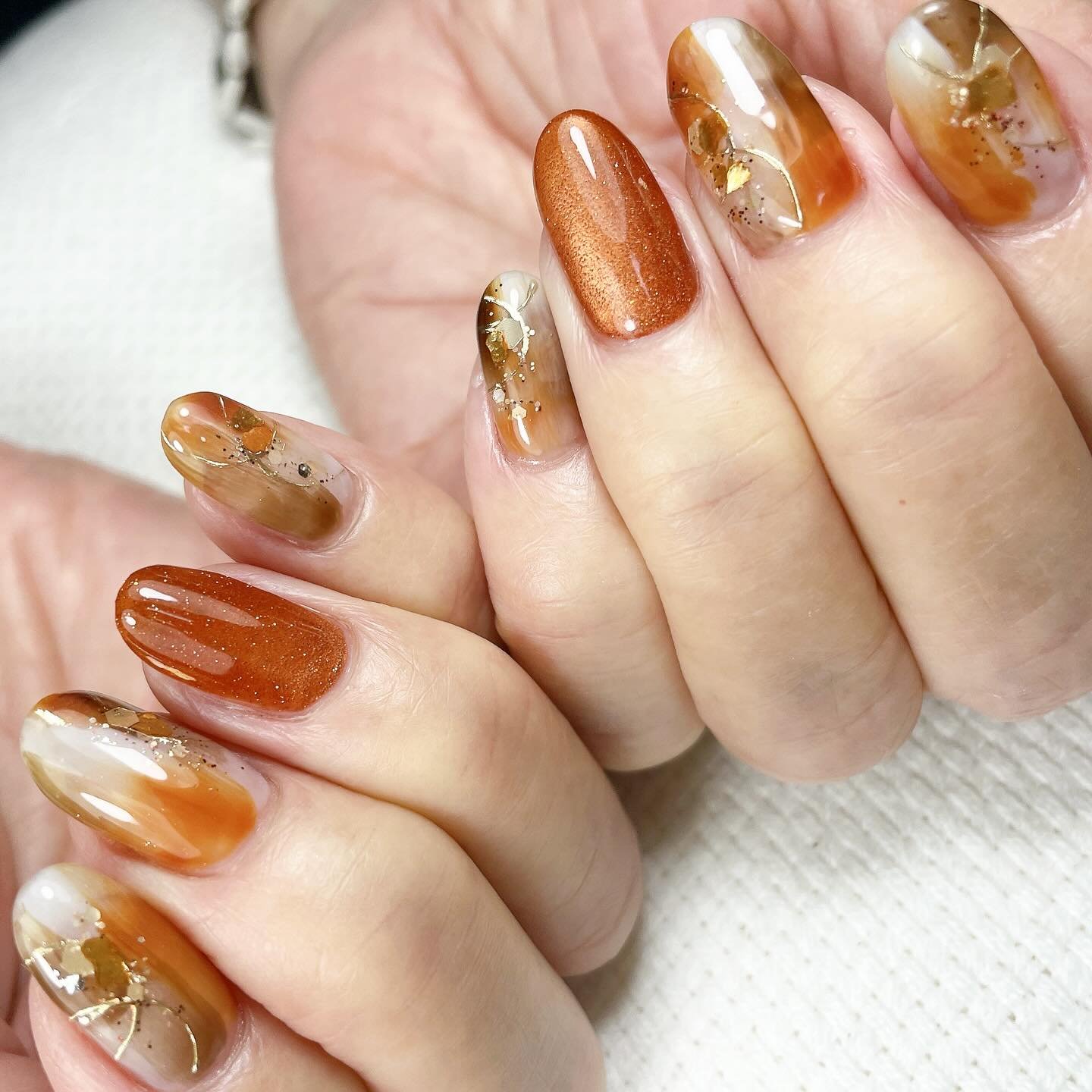 Brown, Orange, Tortoiseshell, and Gold Detail Nails