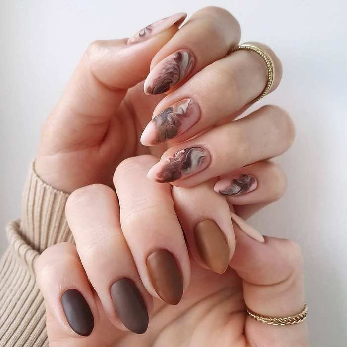 Short Almond Nails with Soft Brown and Burgundy Tones