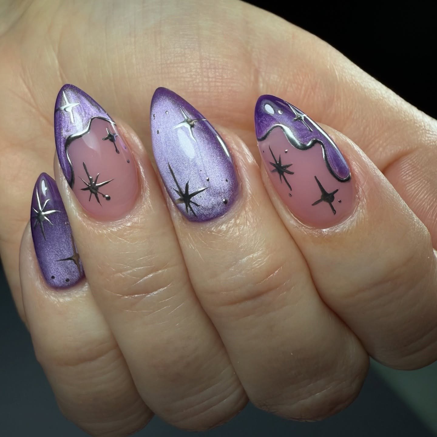 Lavender Short Nails with Black Celestial Sketches — DHHDUjzOOhjSantana Cistola.jpg