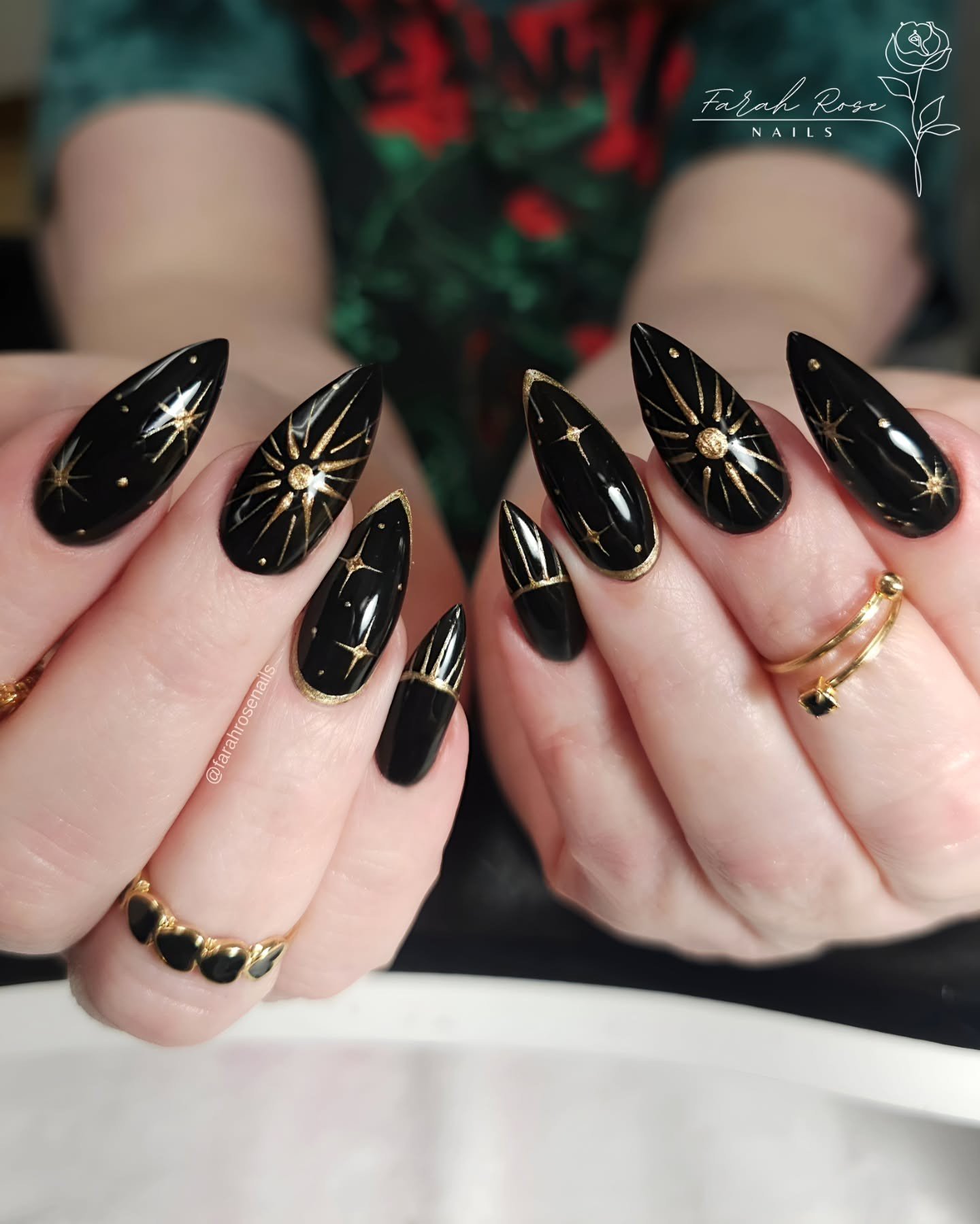 Glossy Black Almond Nails with Gold Stars — DXYUn9iFJTiFarah Longview, WA Gel Nail Art Specialist.heic