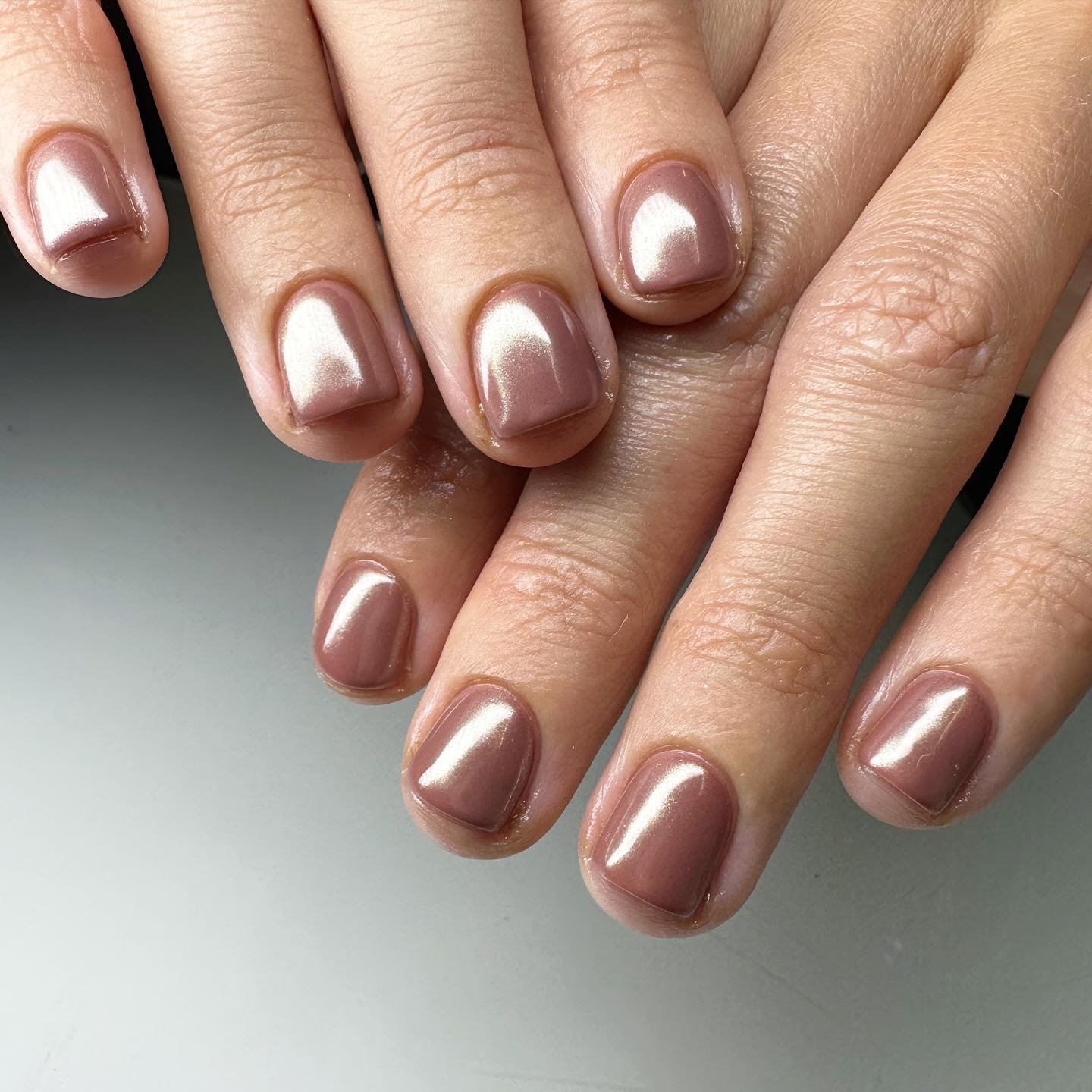 Short Rounded Rose-Brown Chrome