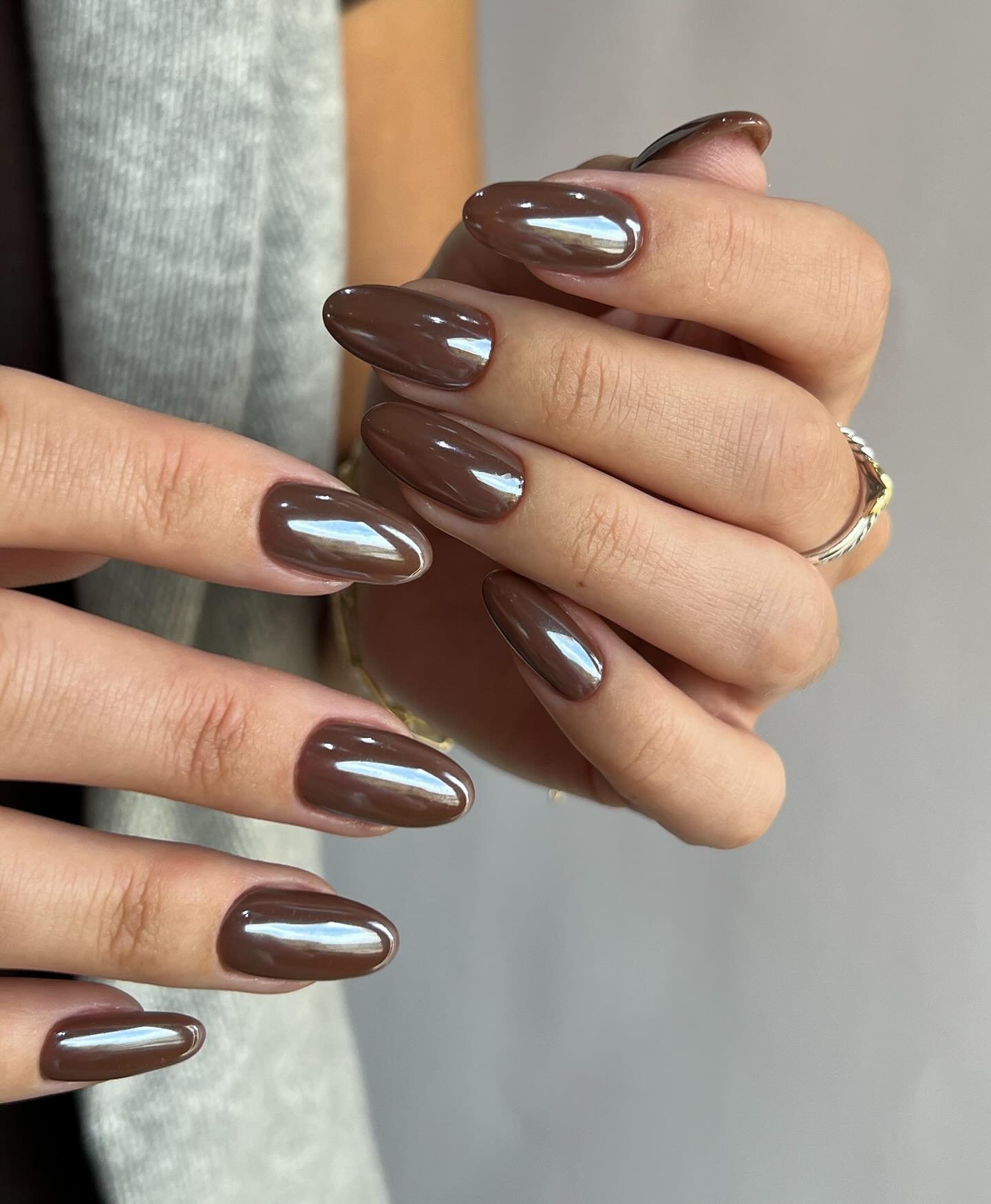 Medium Almond Warm Bronze-Brown Chrome