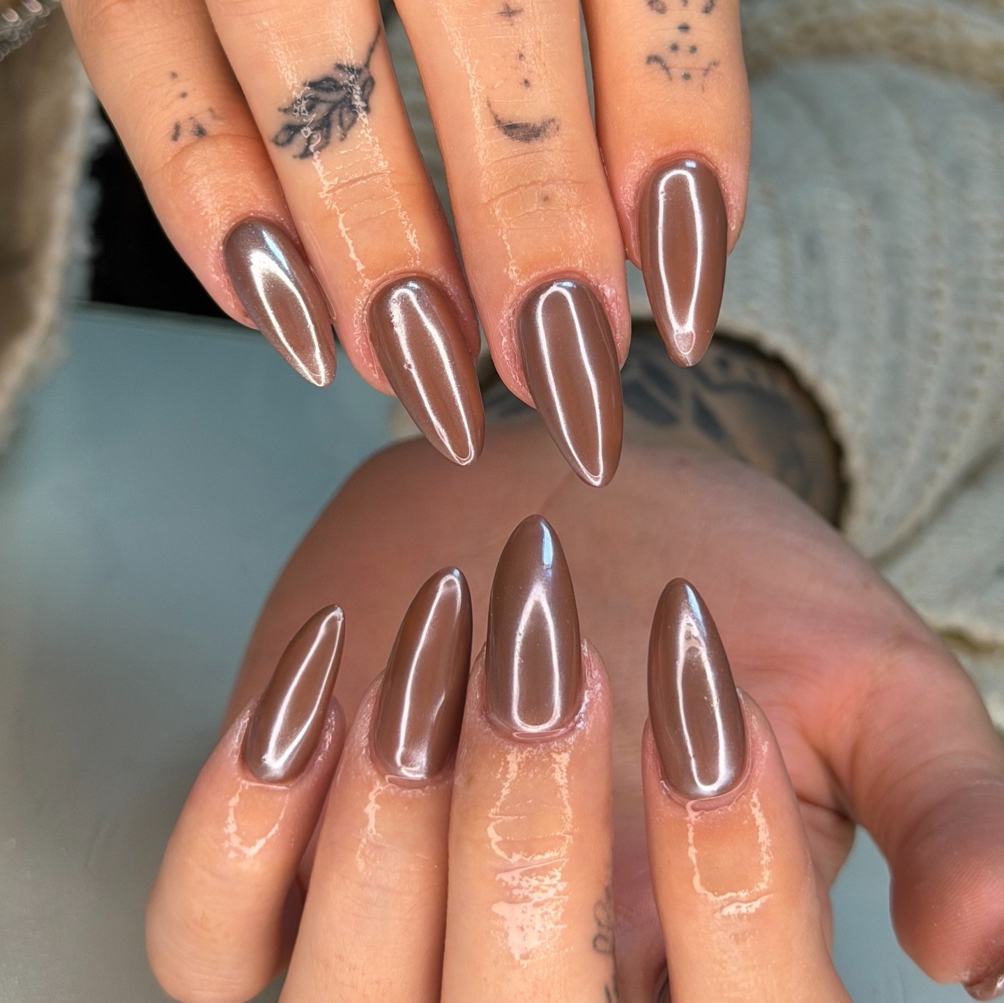 Short Almond Chocolate Chrome