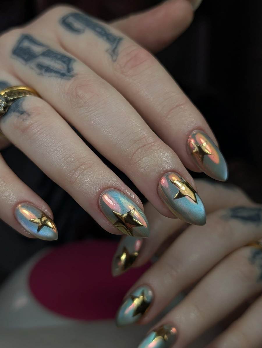 DSdEn1eCDeHLauren Norwich NailArtist & Educator Russian Manicure.jpg