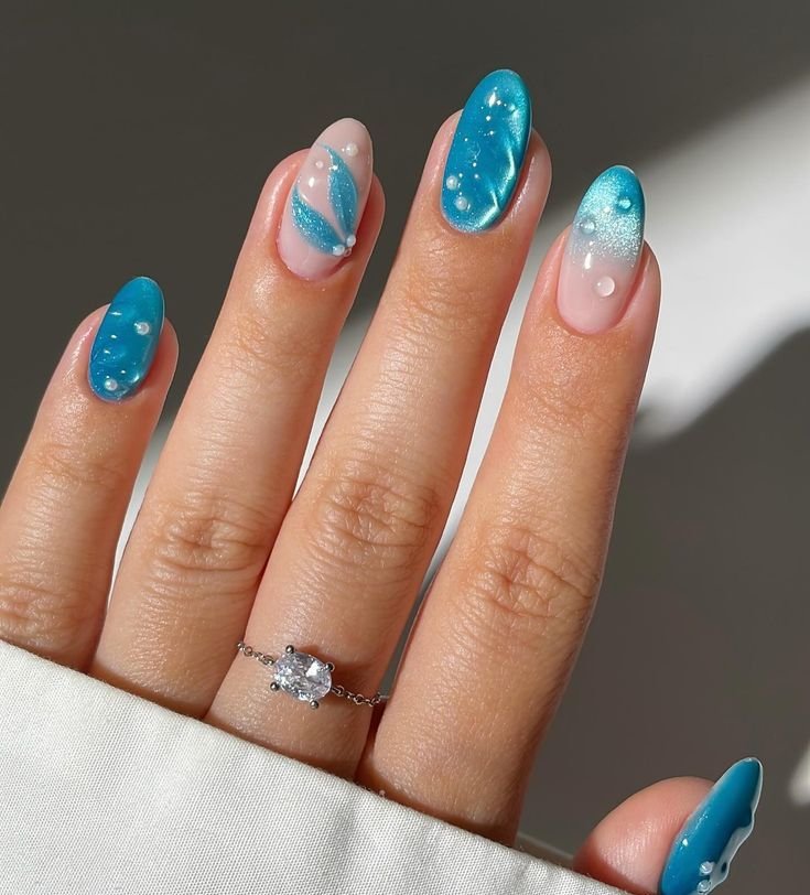 DXXfAlmGJFzIvan_gdnails.jpg