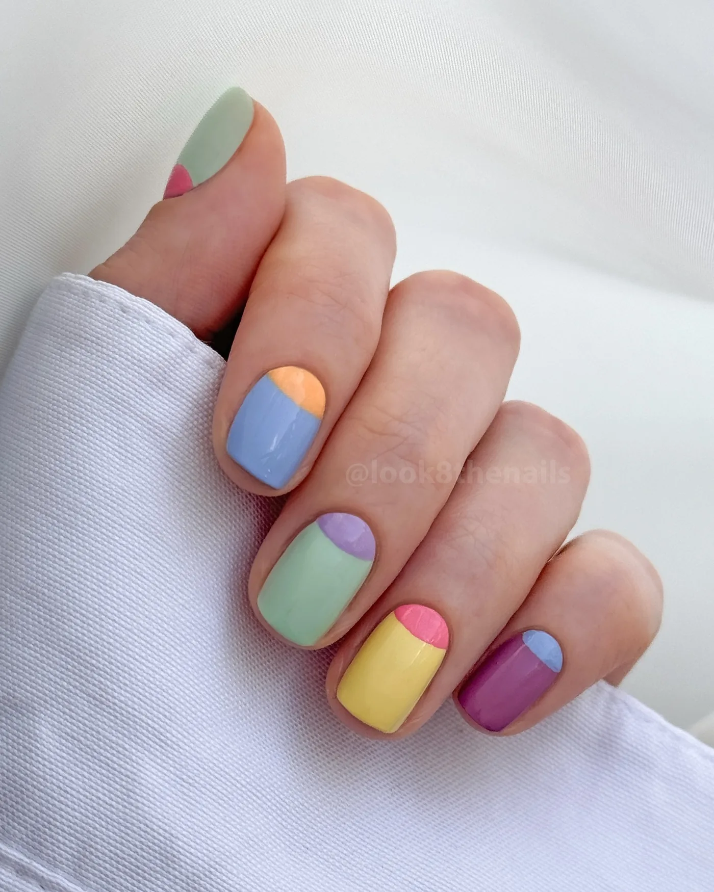 Soft Pastel Multicolor Short Nails — C5JLXtXMWhtD I A N A - mani inspo.jpg