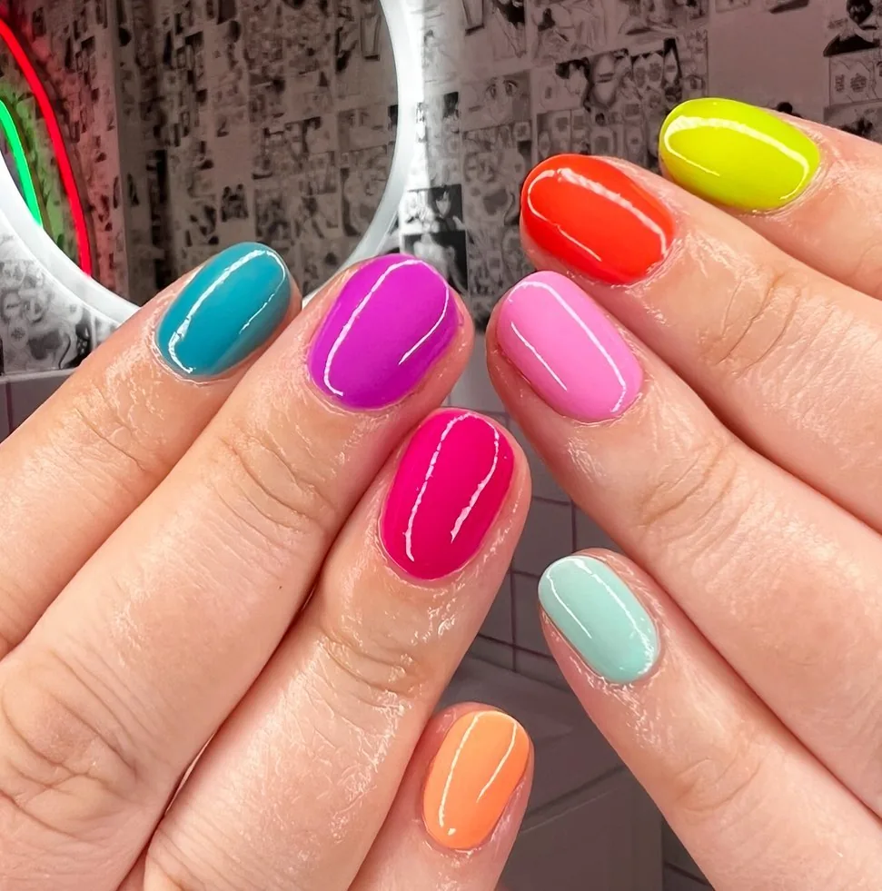 Bright Oval Nails in Turquoise, Pink, Orange, and Mint — Cga0UaFNdsXkendall.jpg