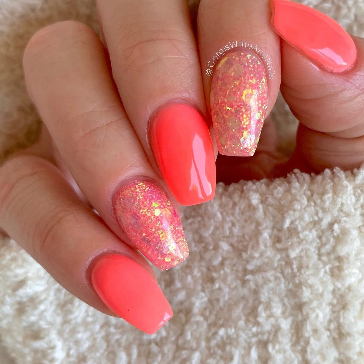 CCHJa55DixRCorgisWineandNails