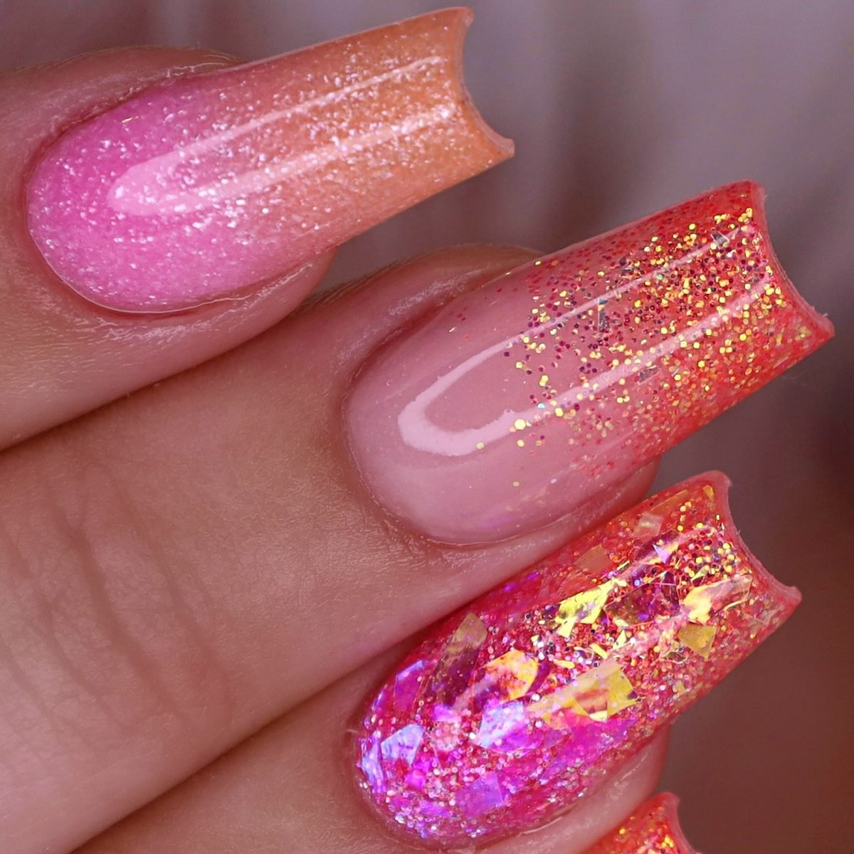 DLXr1g0MfZrLiza Winter Nail Artist & Trainer