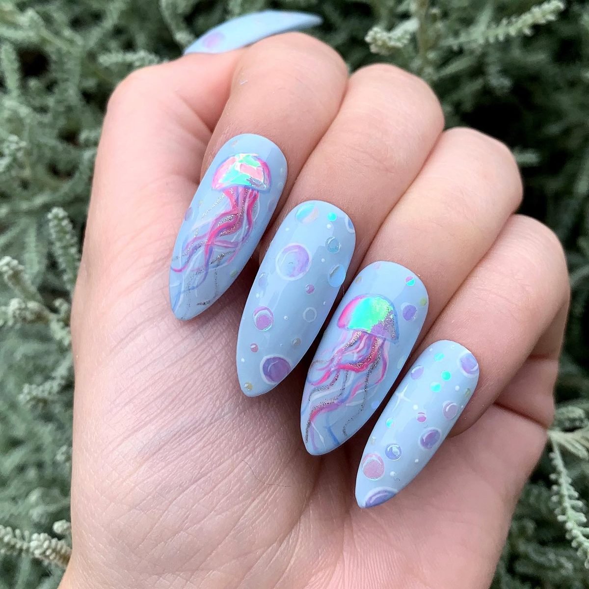 CCWGiyuj2nxbecca does nails