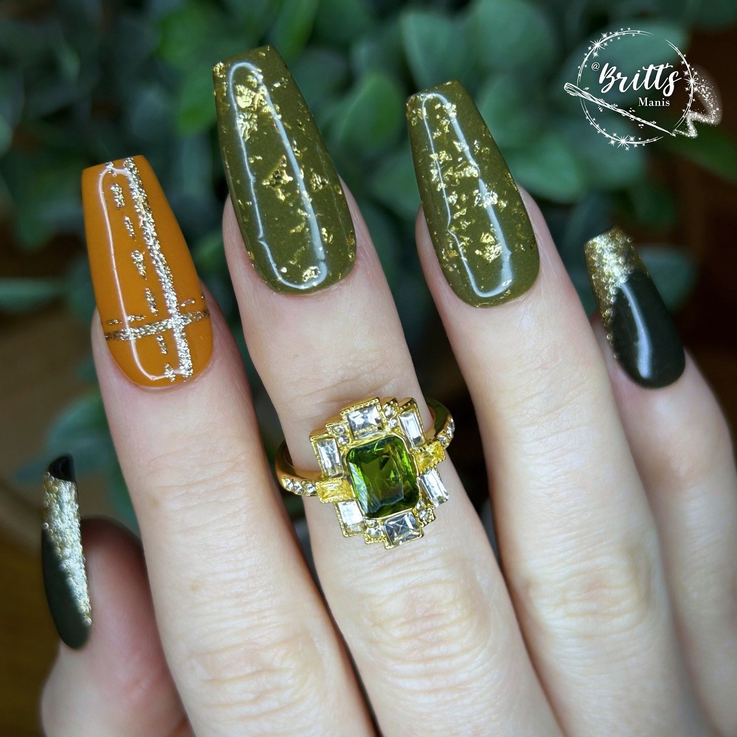 Dark Academia Nails design 35 — DC35V0buLhrBrittany Britts Manis.jpg