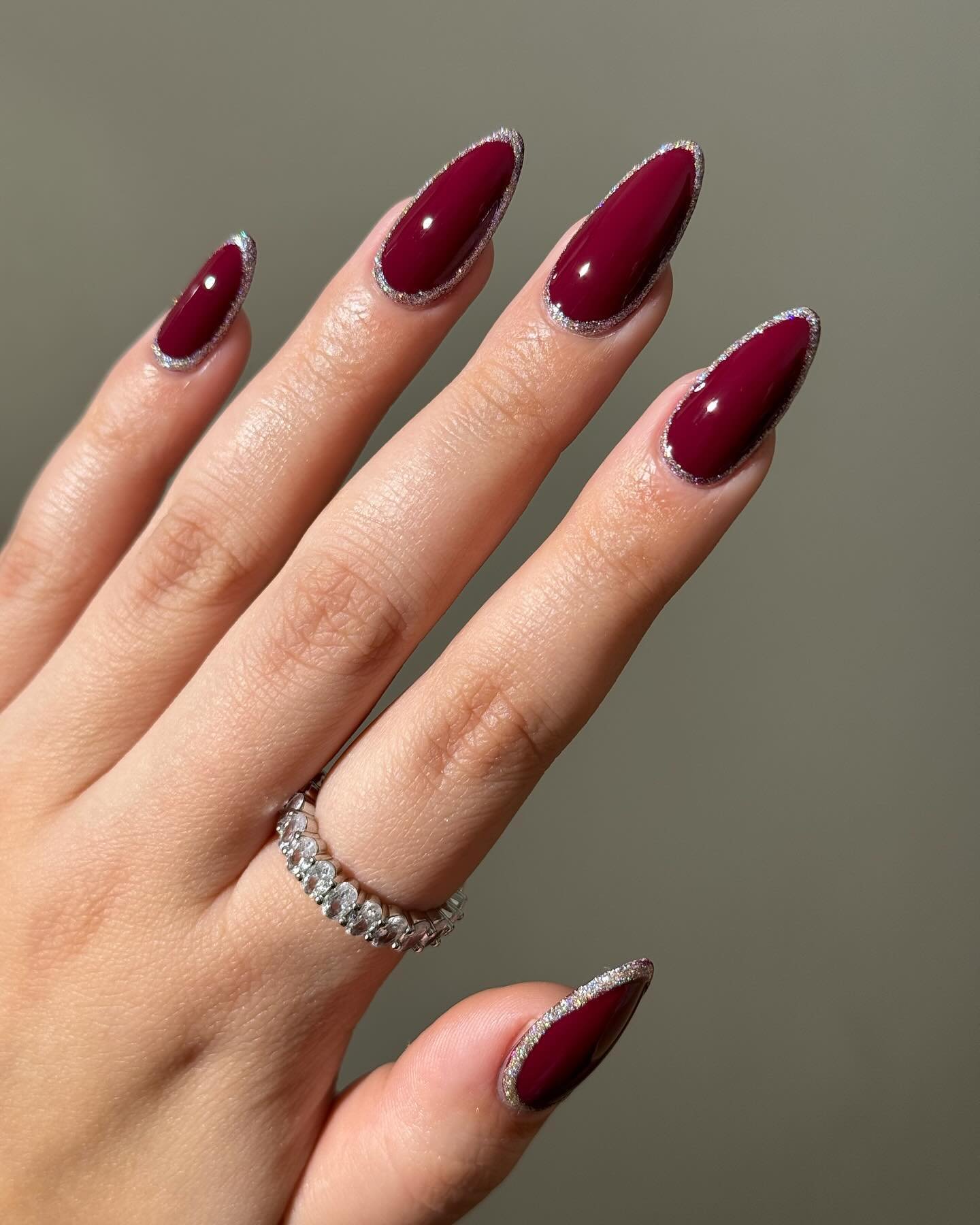 Glossy Deep Wine-Red Pointed Nails