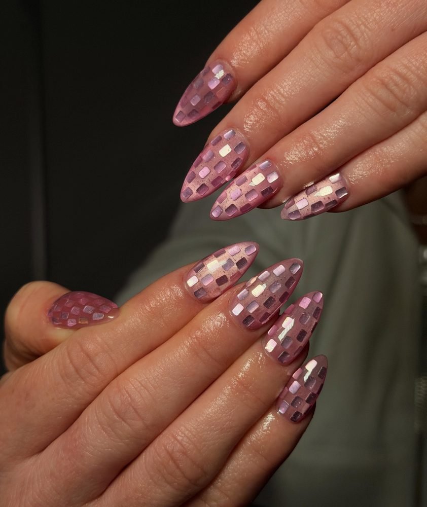 Pink reflective mosaic almond nails