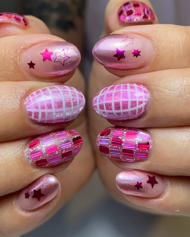 Pink star and grid textured nails