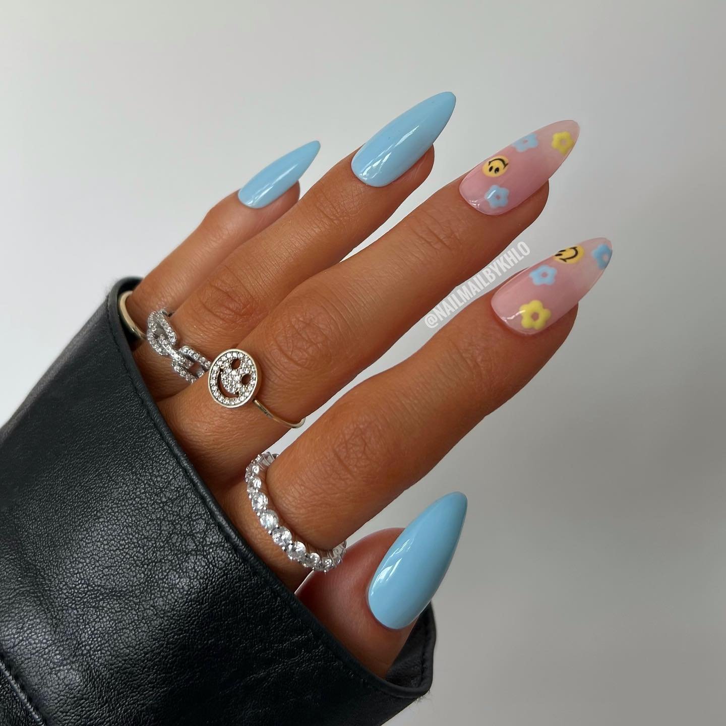 Cegi8hvM5zZREUSABLE PRESS ON NAILS.jpg