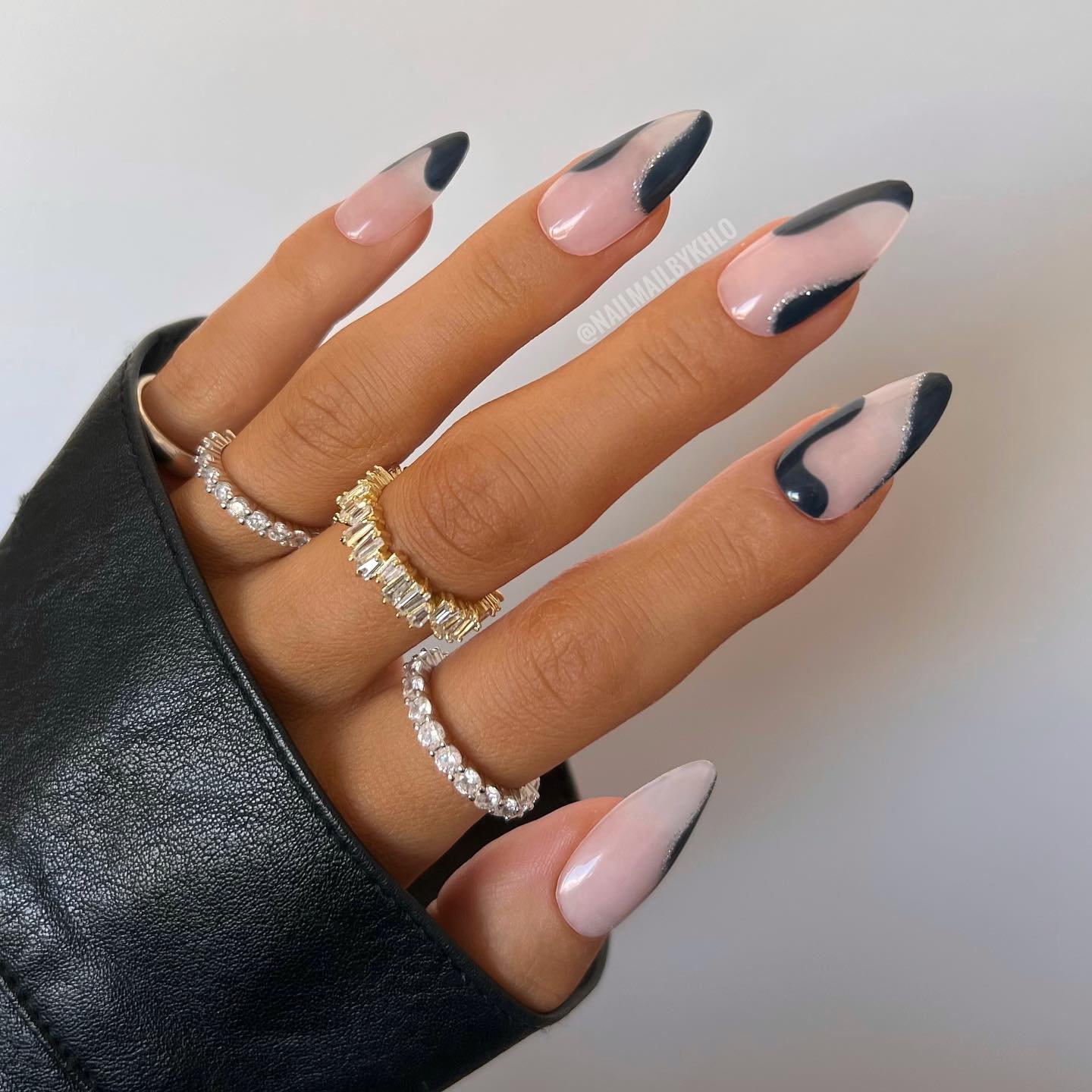 CmL1nNJs-CnREUSABLE PRESS ON NAILS.jpg