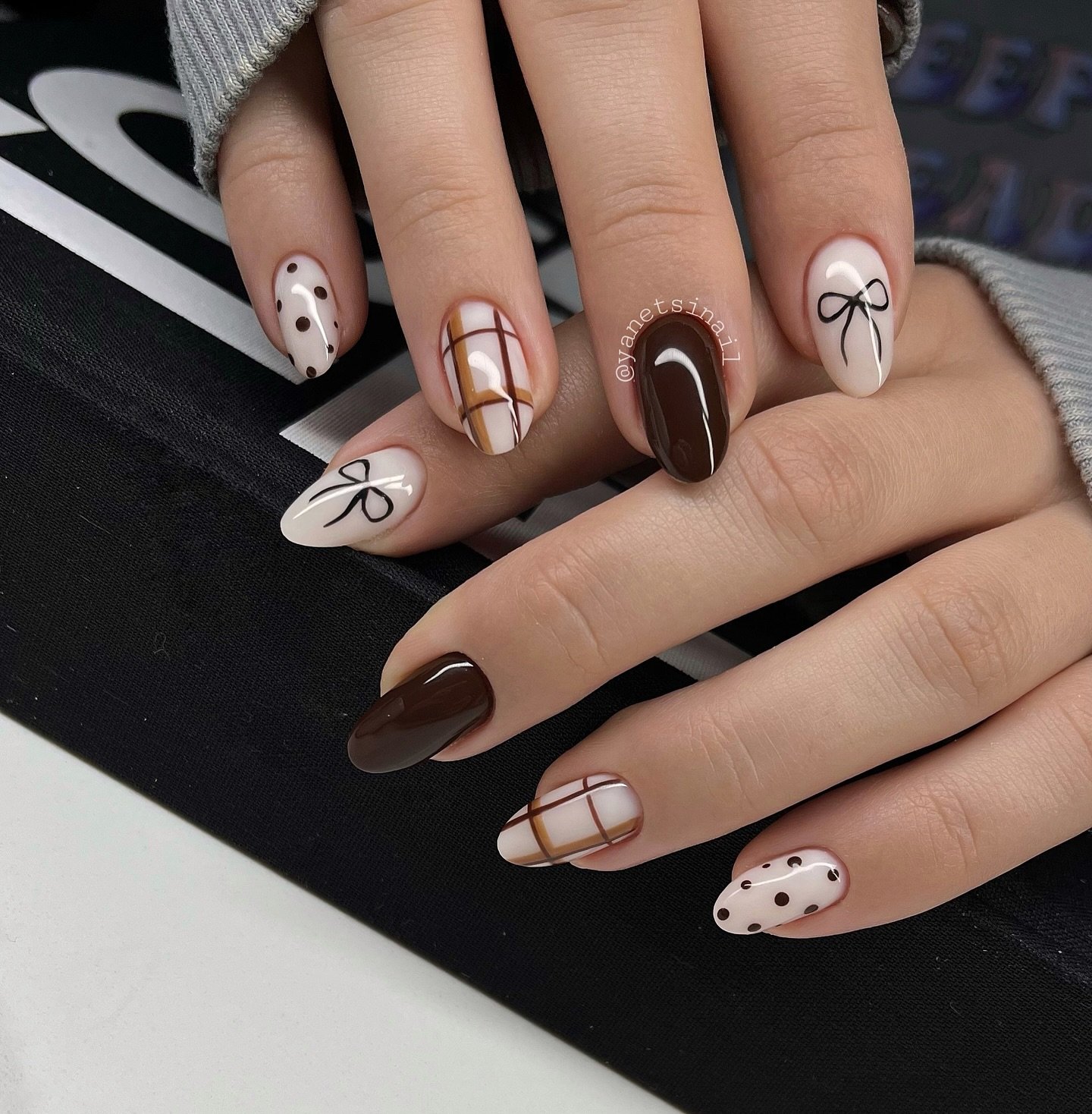 Chocolate Brown and Cream Bow Detail Nails