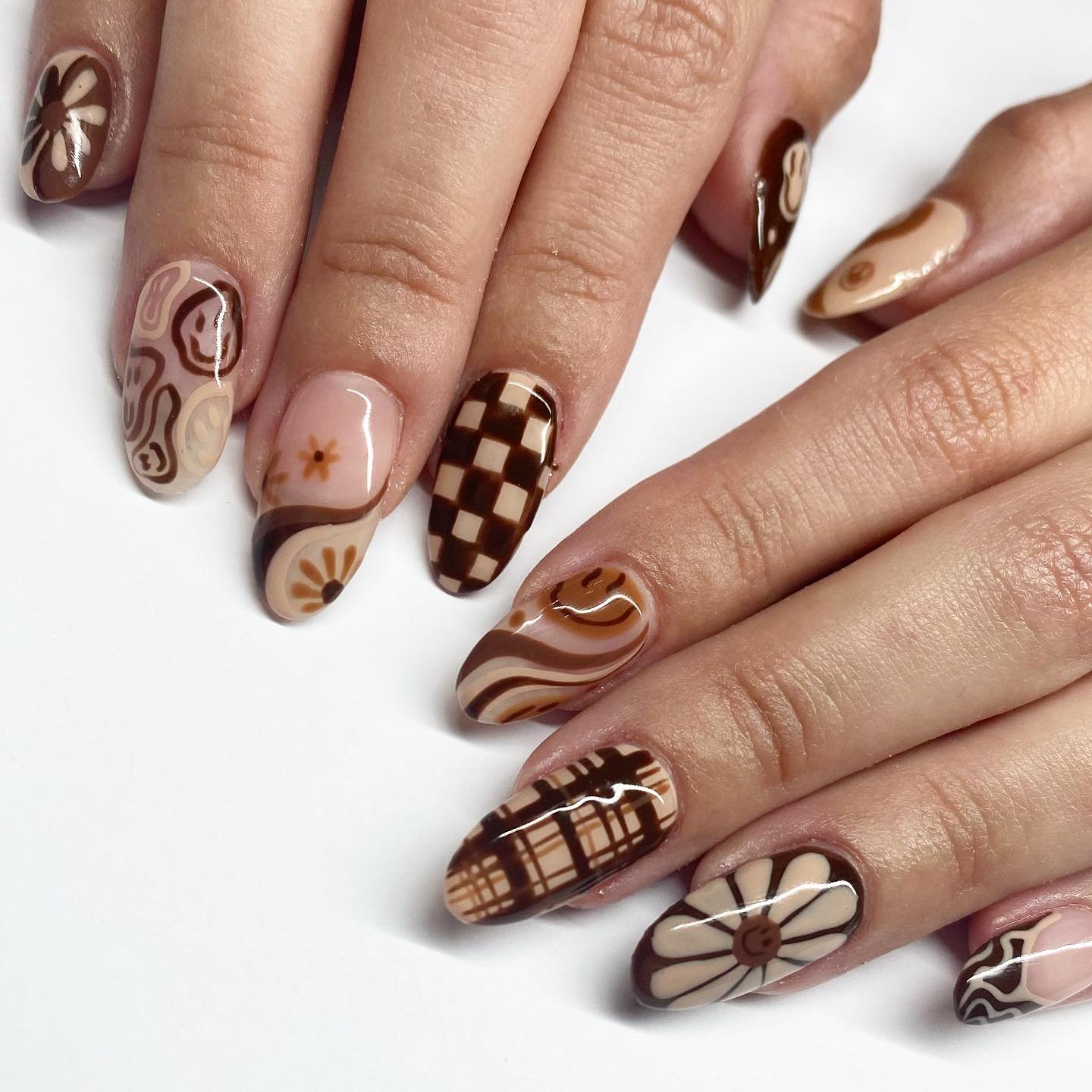 Chocolate Brown Retro Swirl and Checker Nails