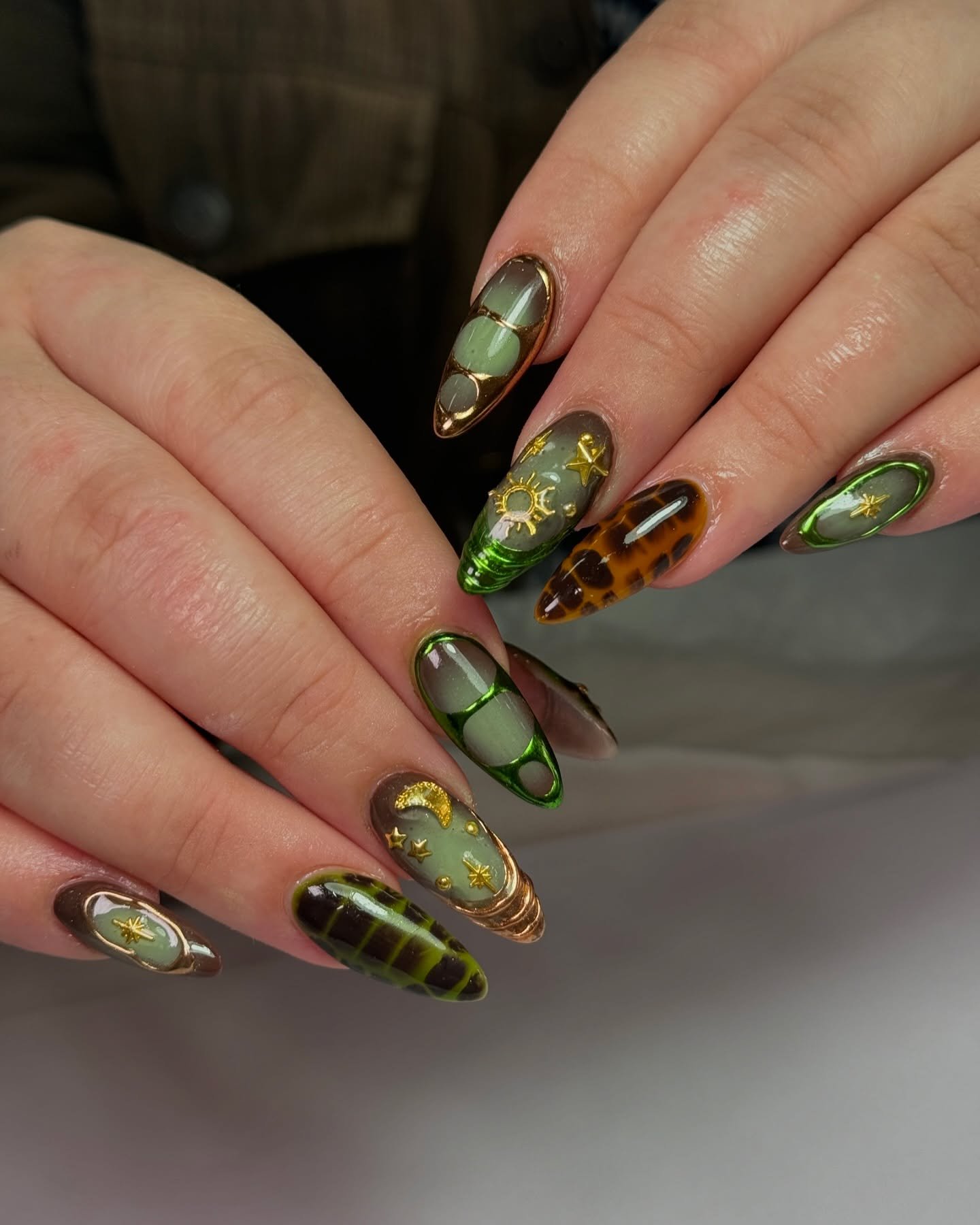 Olive Green and Brown Vintage Mixed Nails