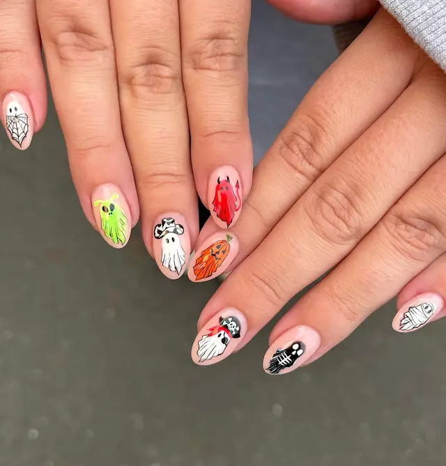Ghost nail design from Cx3SKDdNPgQHEATHER ERRINGTON.jpg