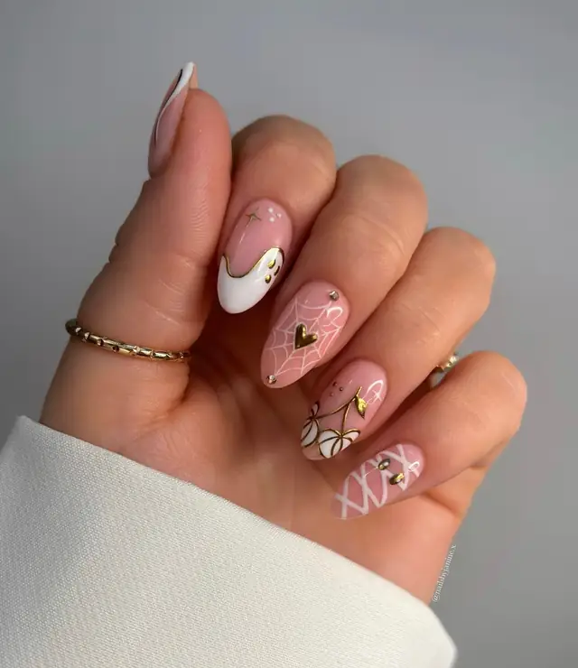 Ghost nail design from DA3jTV6AmZRJanine Orpen Nail Artist.jpg