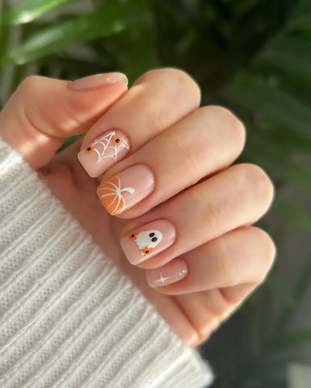 Ghost nail design from DA6RuIpstbTShelley Graham.jpg