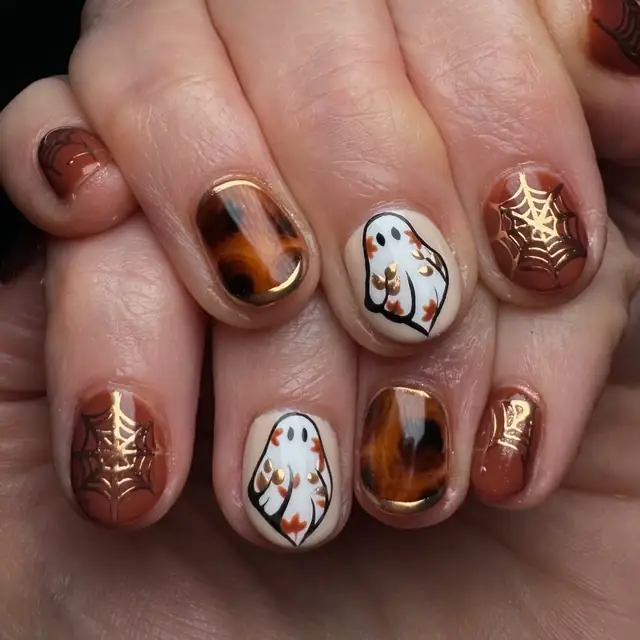 Ghost nail design from DAEmLeuB2pDSATX.jpg