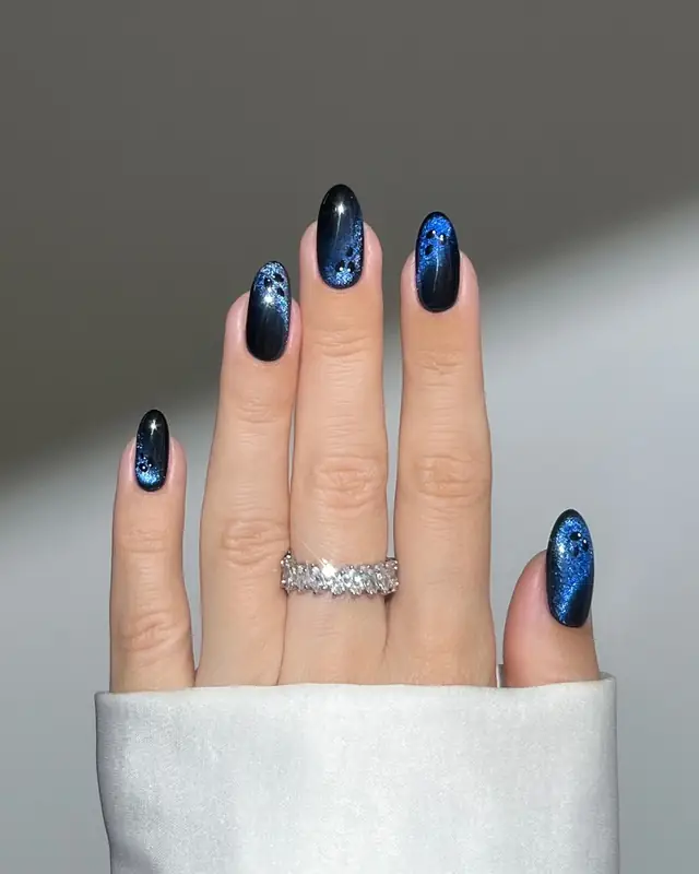 Ghost nail design from DBMJ7J_vgG_Aistė Haas.jpg