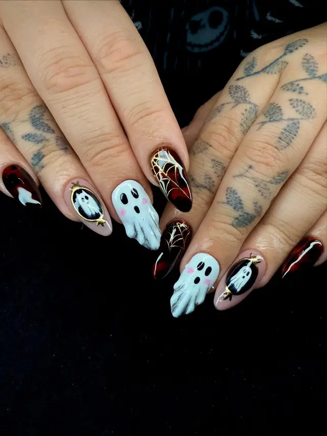 Ghost nail design from DOqJ8g1iFFvWigan Nail Witch Steph ️.jpg