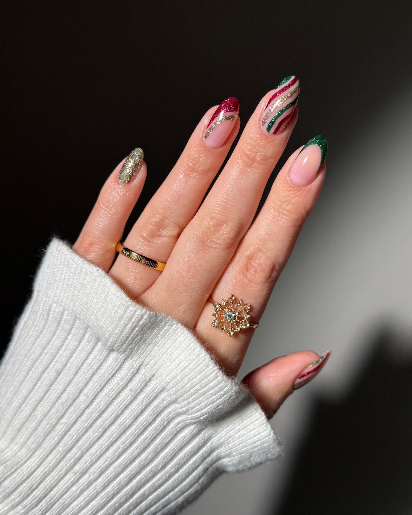 DStGM7ekXEbsam nail inspo.jpg