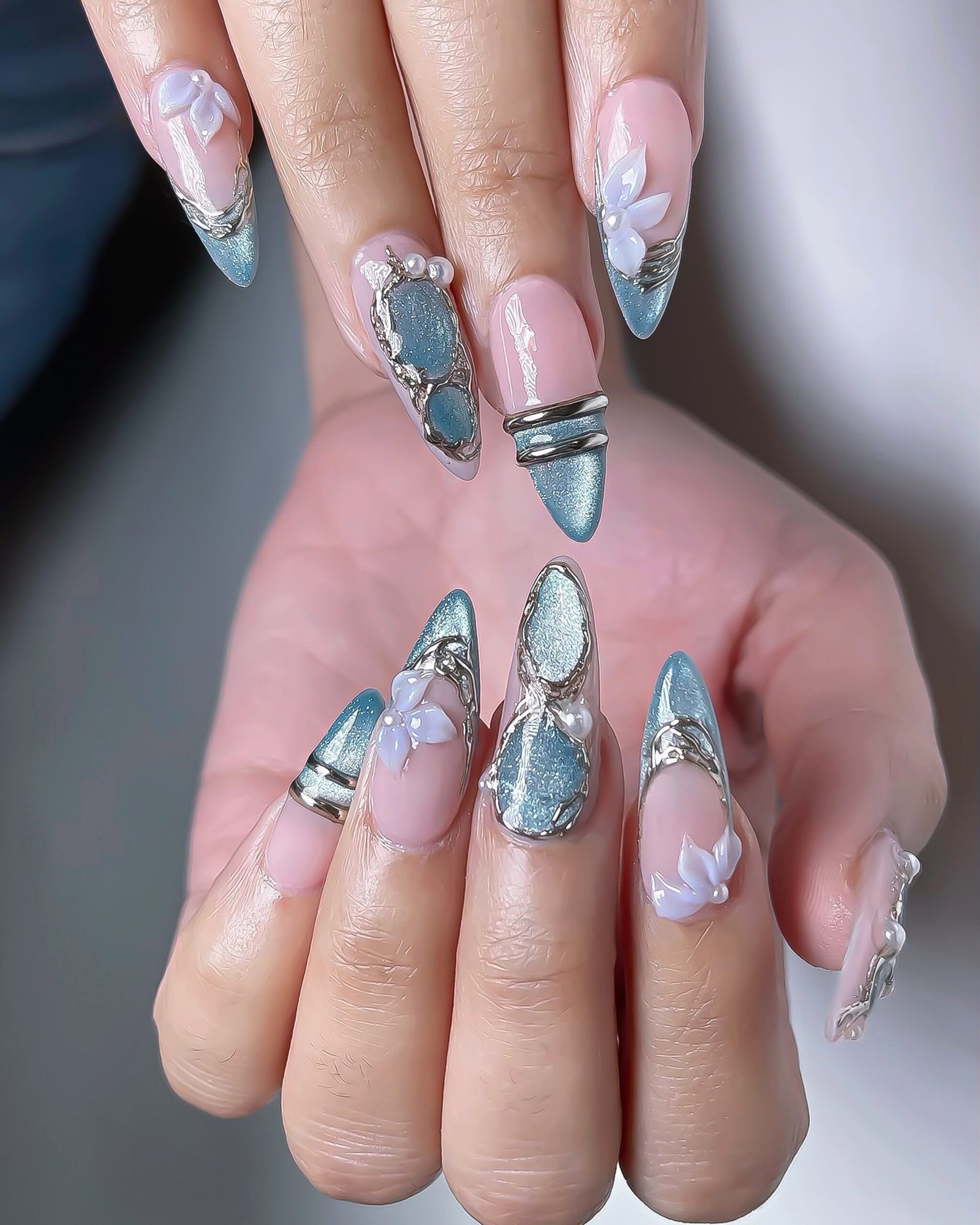 DcST_7FzRghLANICURE NAIL BAR.jpg