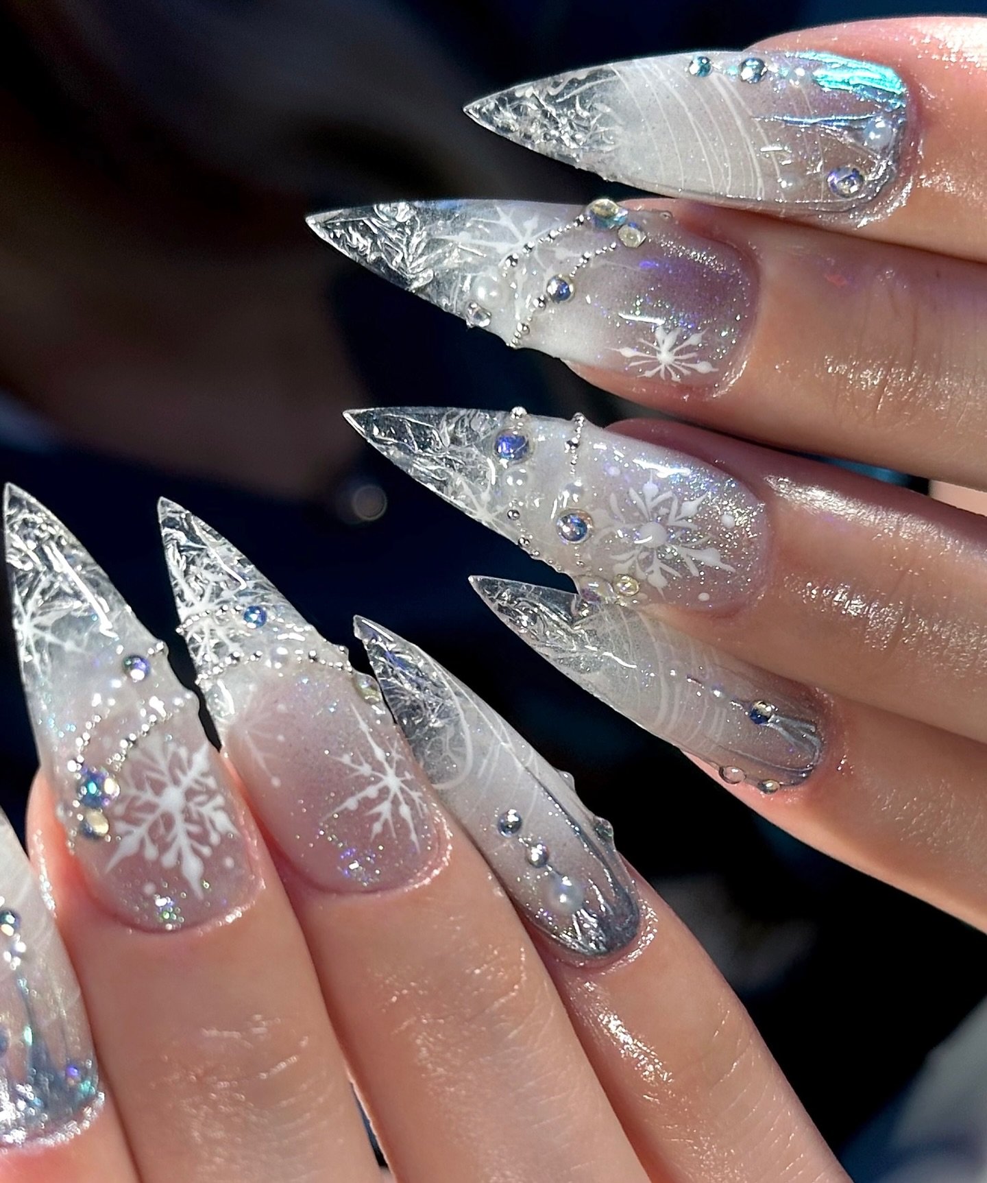 DRyc-pqkRSyv yyc nail artist.jpg