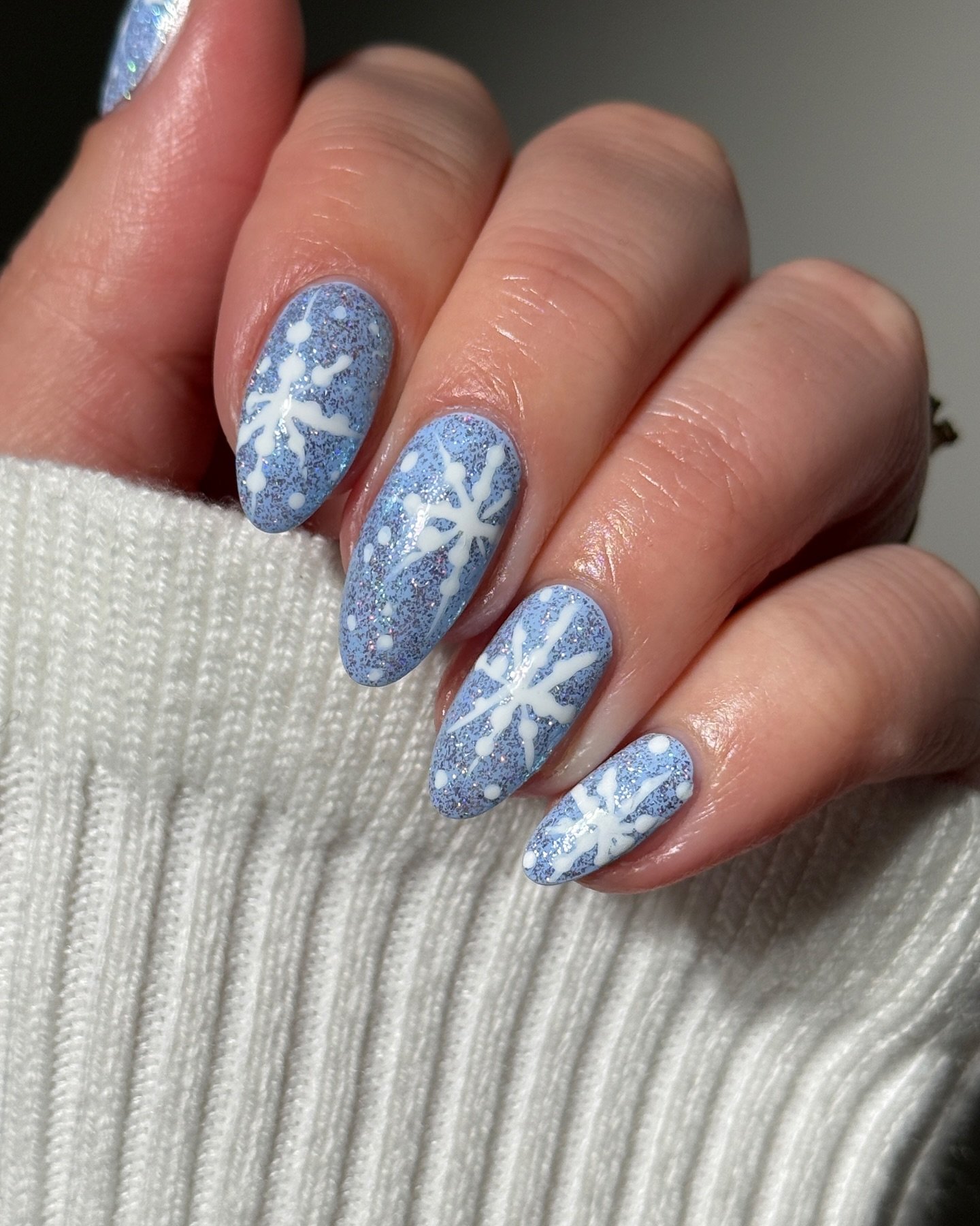 DSIGrrYEZkxsam nail inspo.jpg