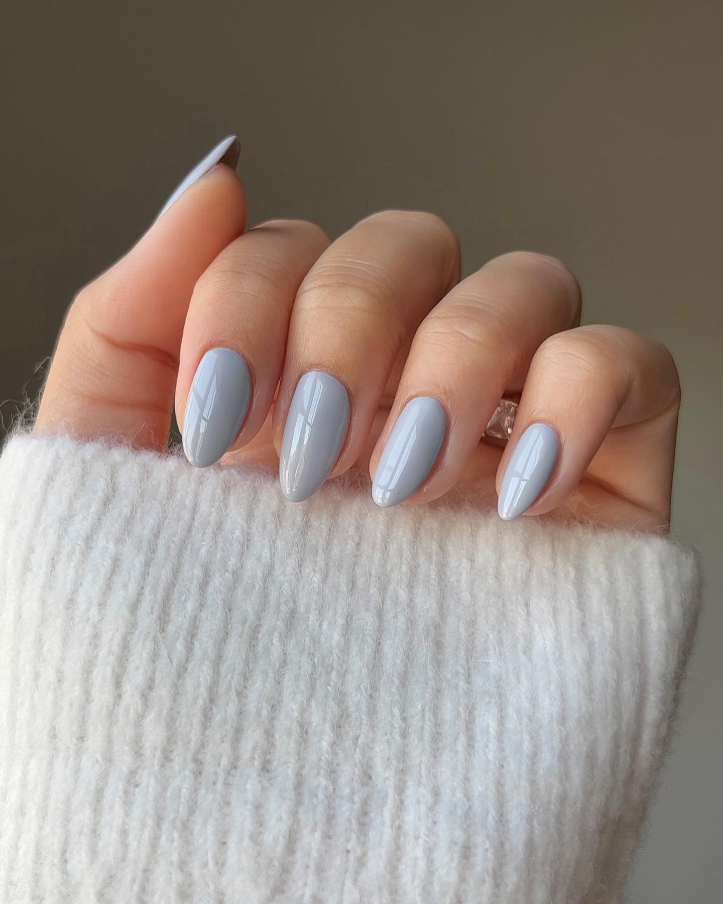 C1pTEH4uw8lAlison nailsbyalsn.jpg